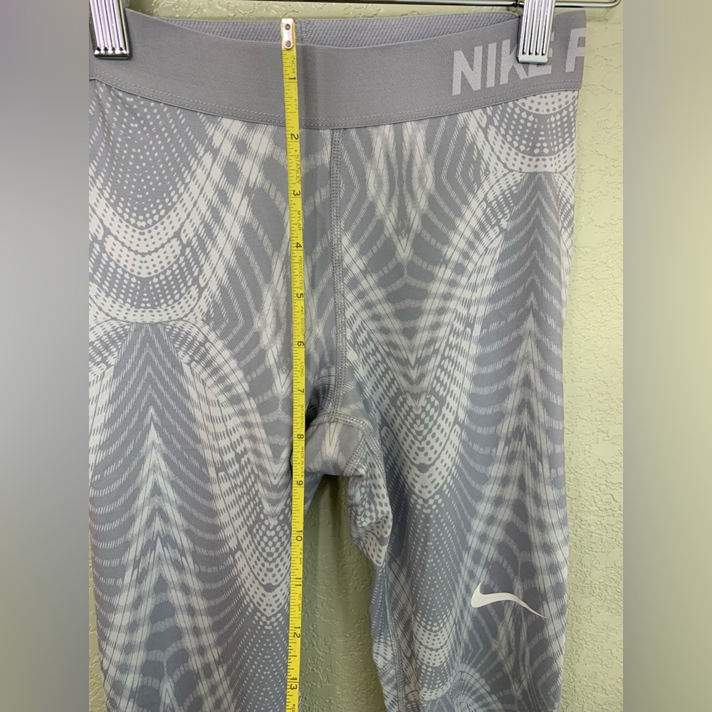 Nike Pro High Rise Gray Legging with White Designs Size Extra Small - Picture 6 of 12